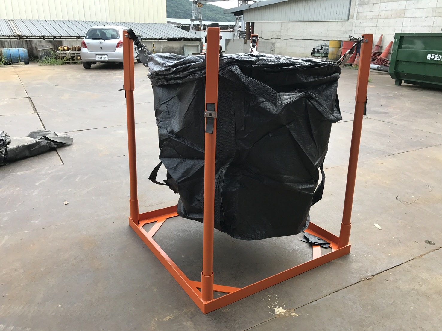 スタンド型大型土嚢制作機 1