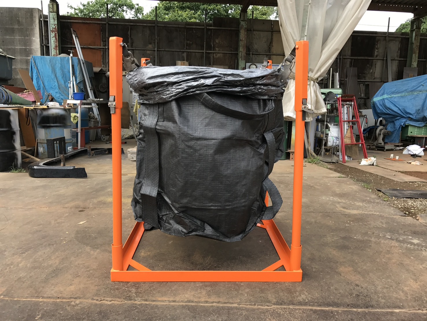 スタンド型大型土嚢制作機 2