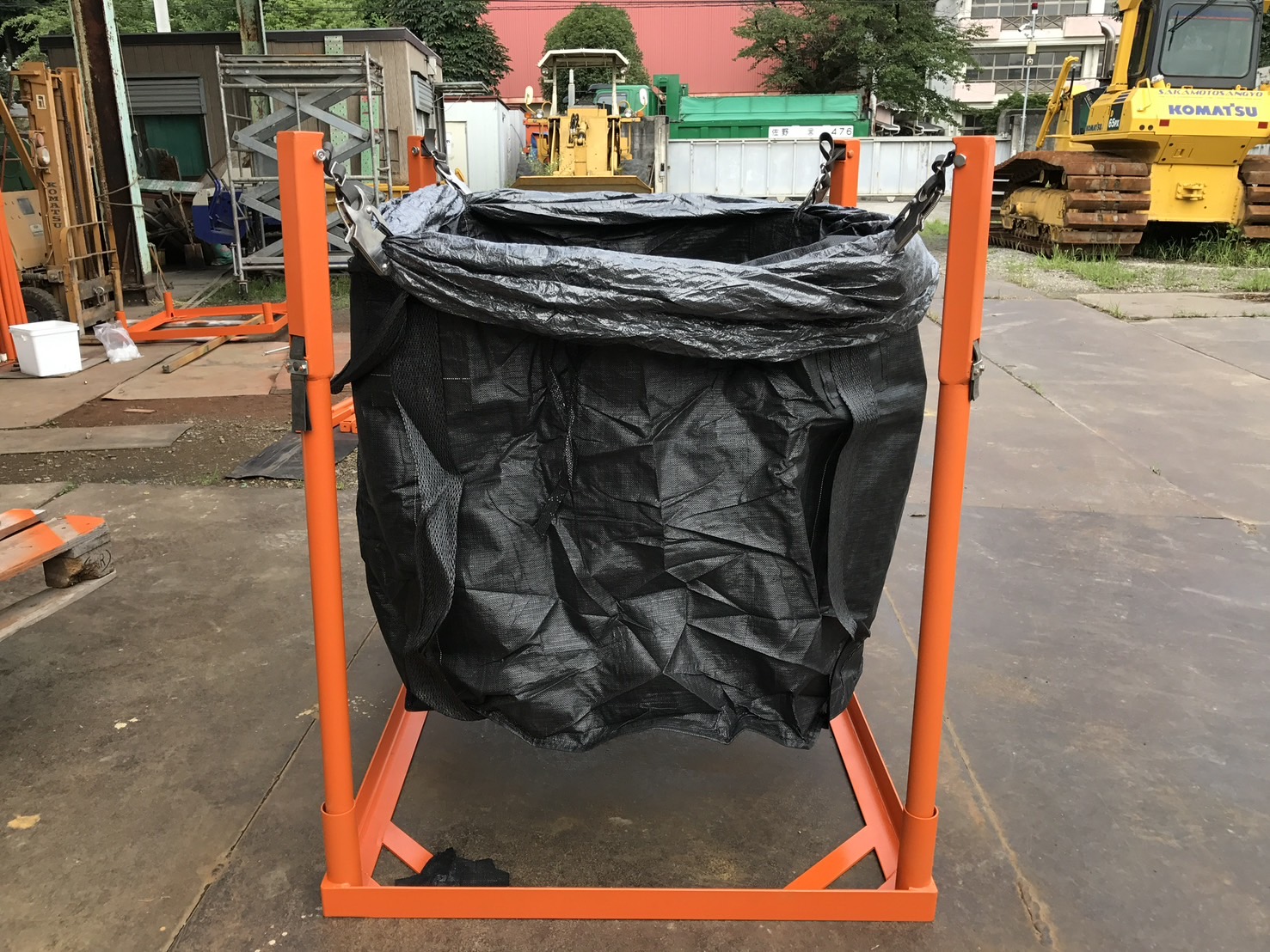 スタンド型大型土嚢制作機 3