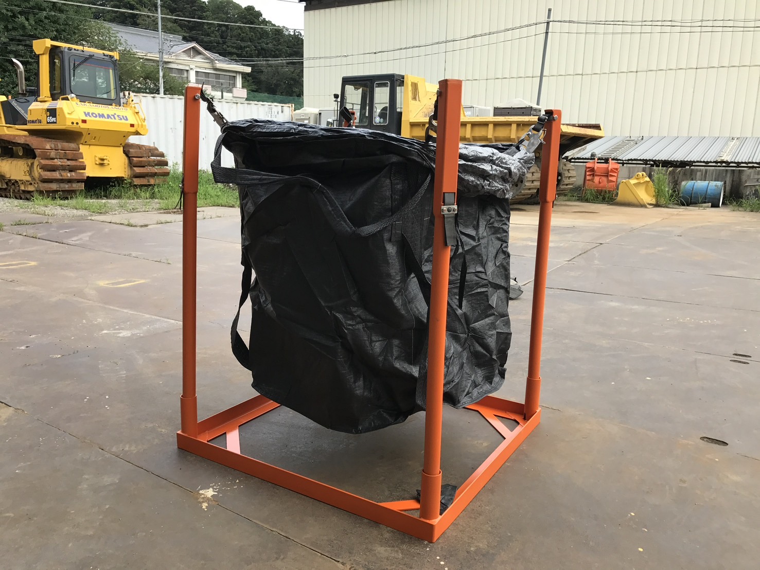 スタンド型大型土嚢制作機 4