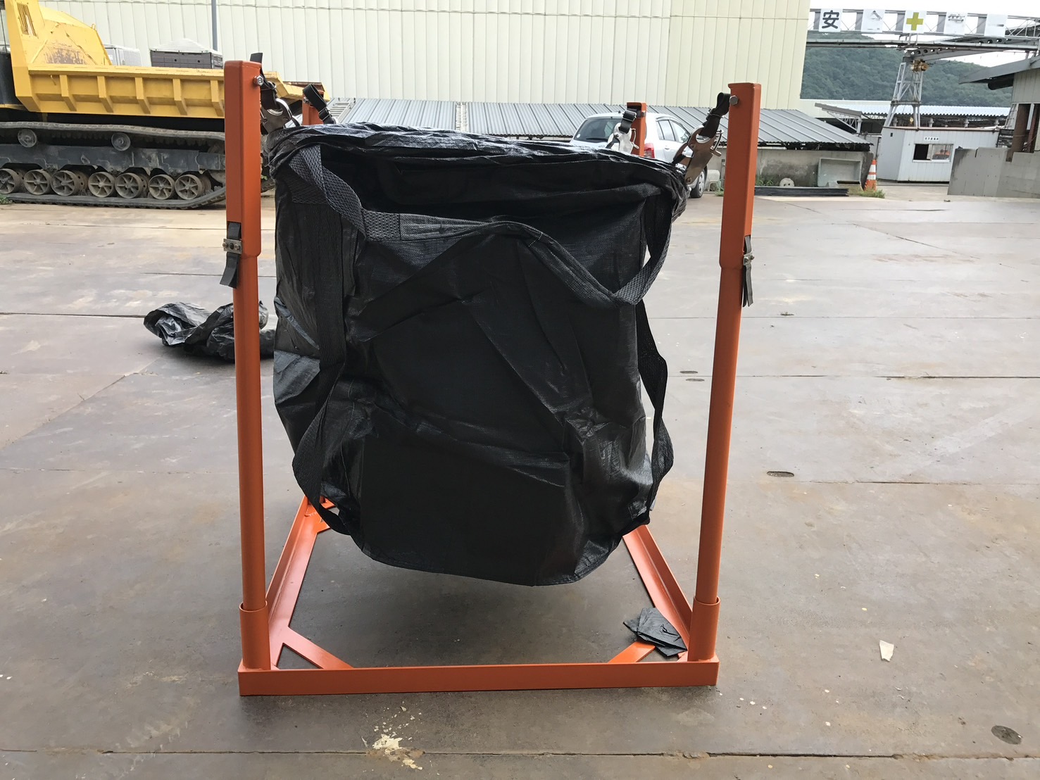 スタンド型大型土嚢制作機 5
